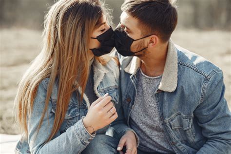 付き合いたて キス マスク|付き合いたてのキスまでの期間はどのくらい？初めて .